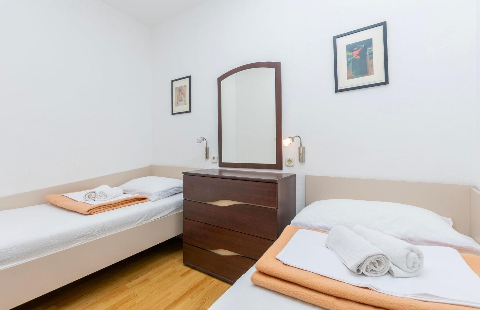 Apartments Ivo - Sea View; Pisak Luaran gambar