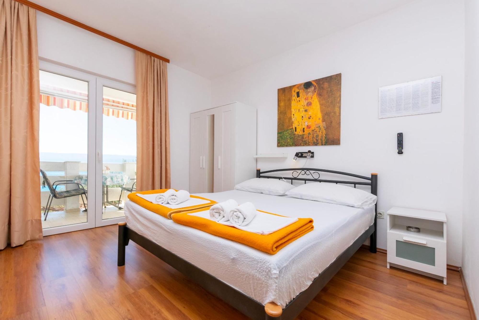 Apartments Ivo - Sea View; Pisak Luaran gambar