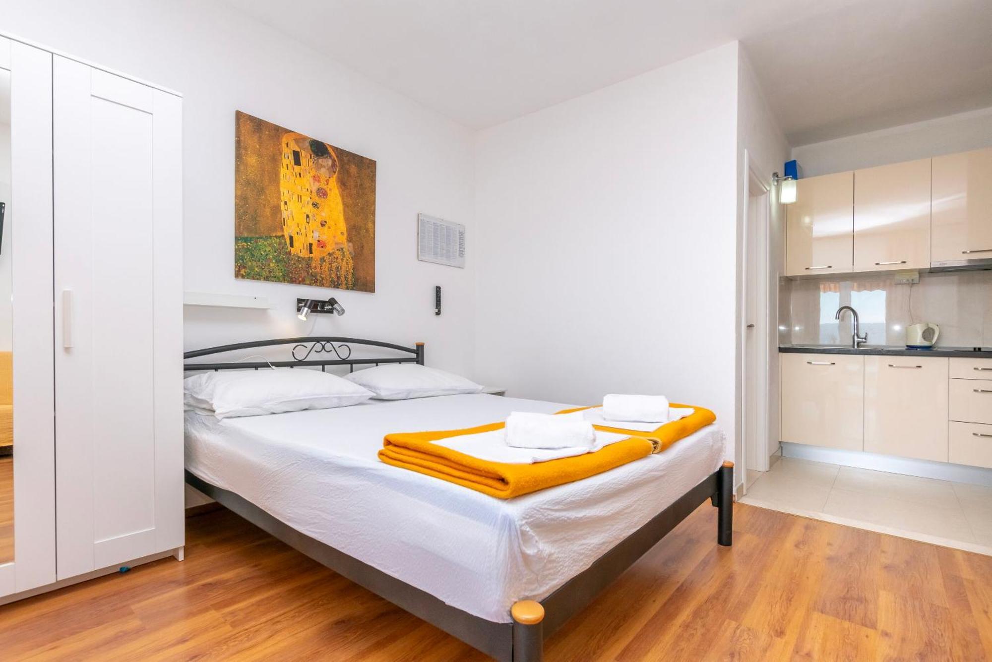 Apartments Ivo - Sea View; Pisak Luaran gambar