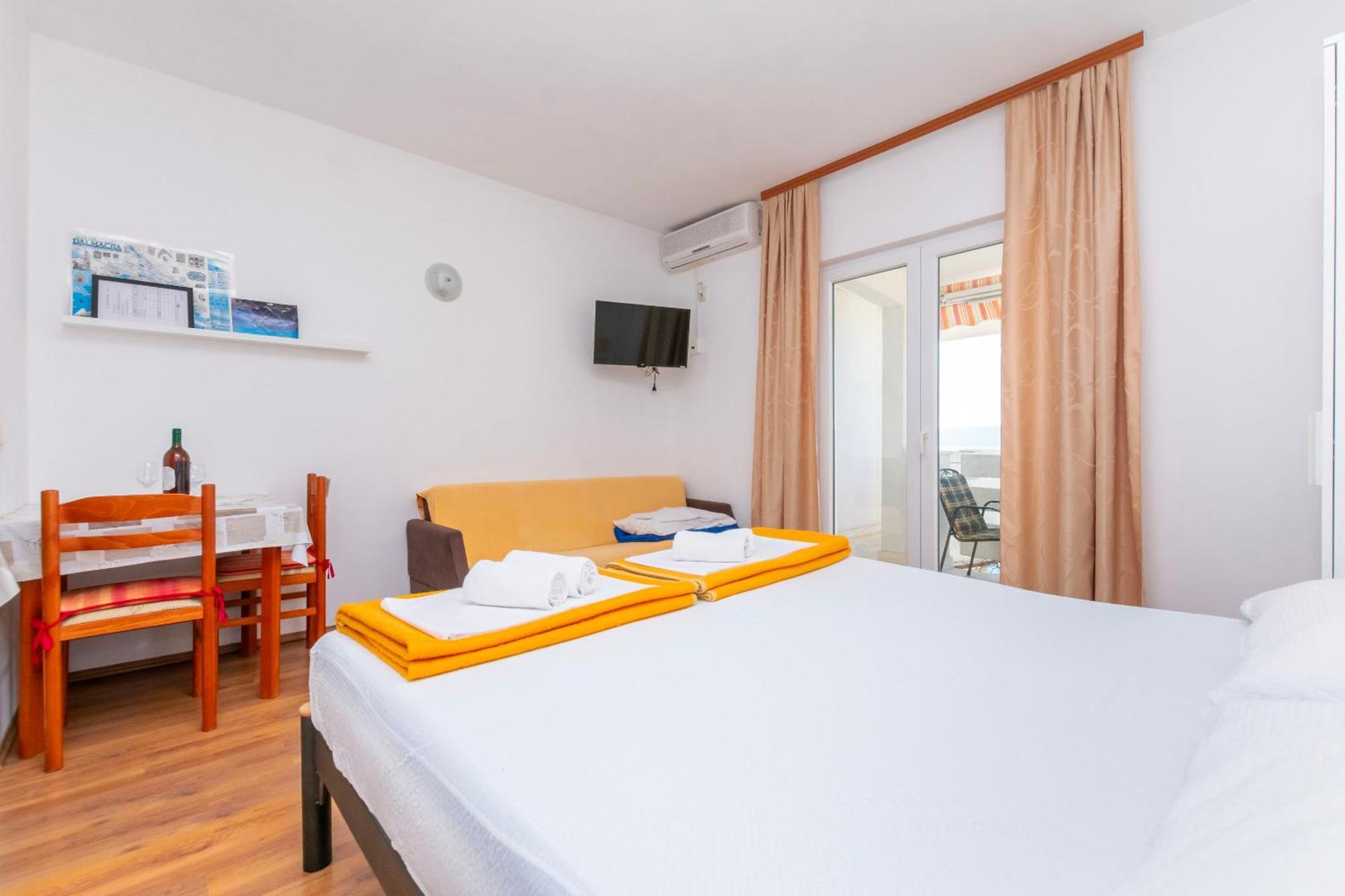 Apartments Ivo - Sea View; Pisak Luaran gambar