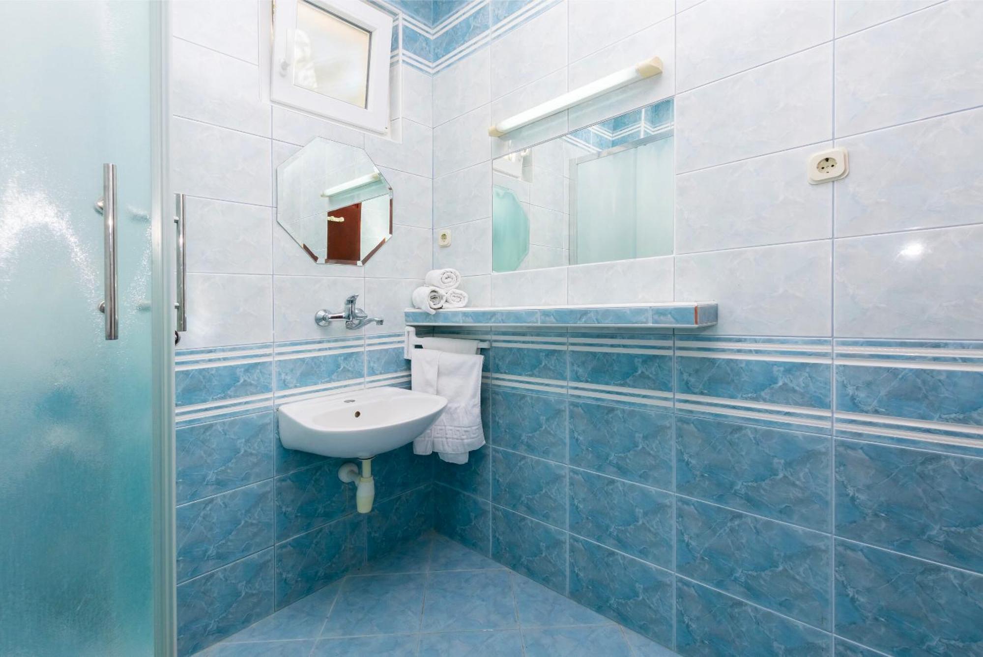 Apartments Ivo - Sea View; Pisak Luaran gambar