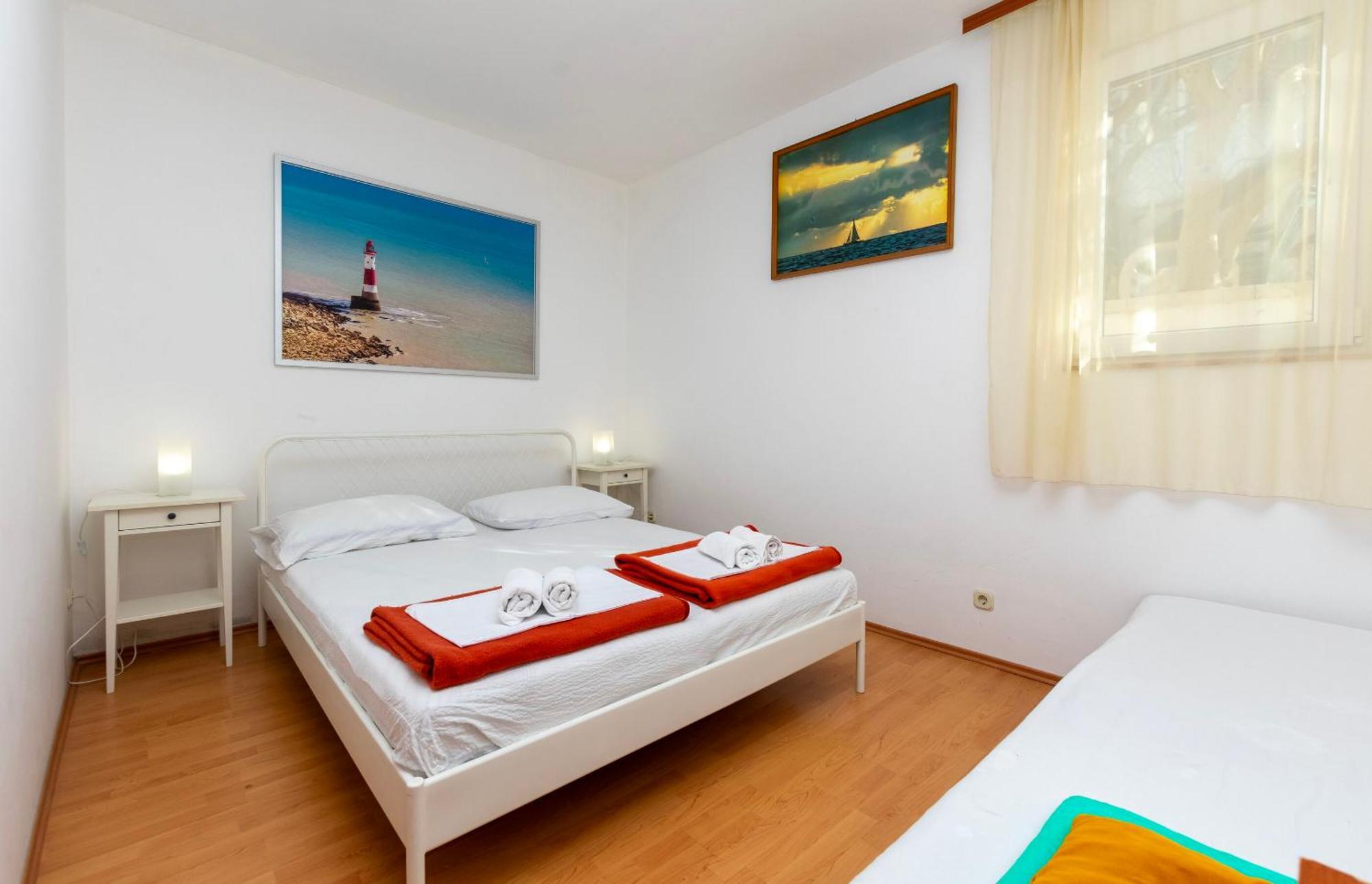 Apartments Ivo - Sea View; Pisak Luaran gambar