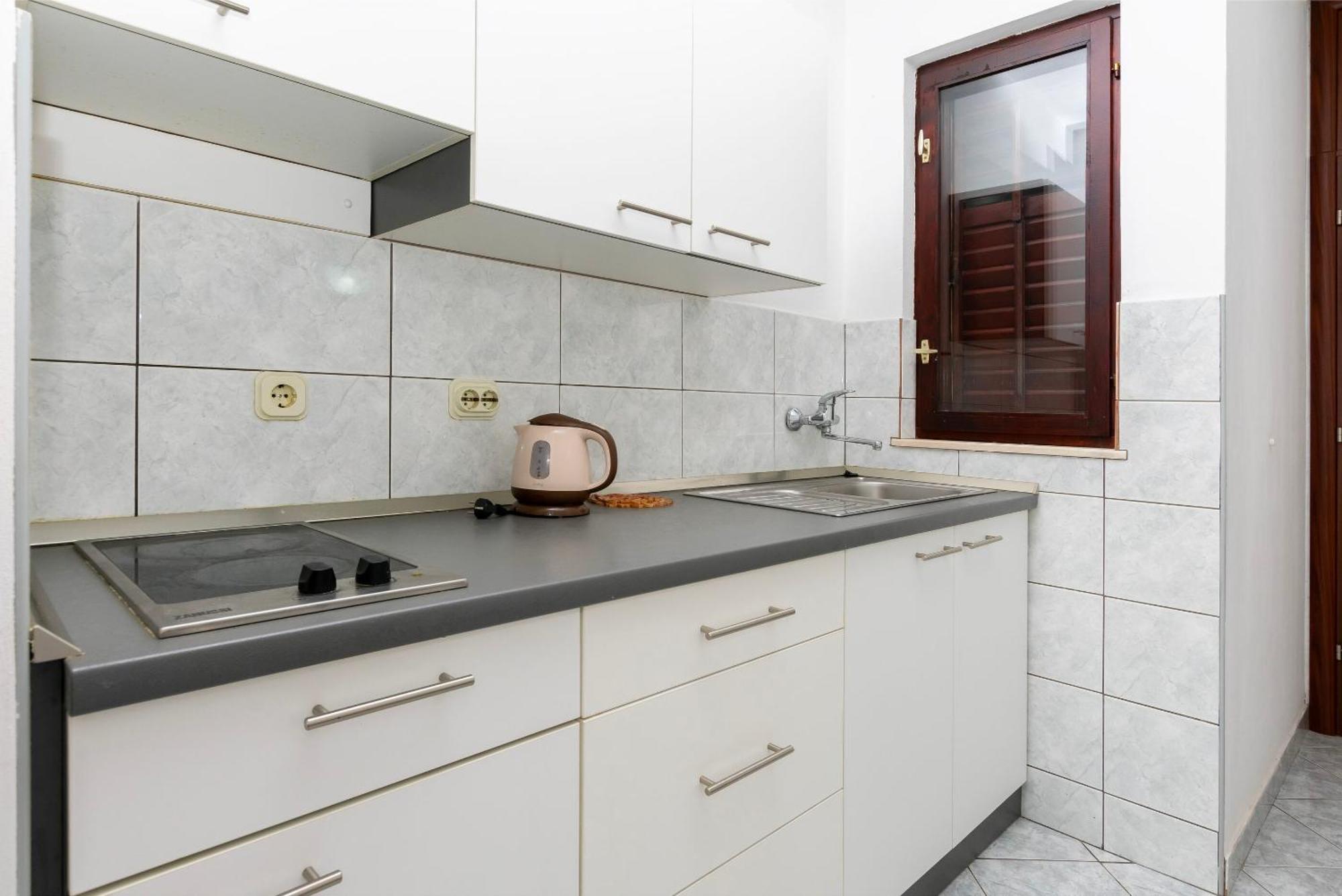 Apartments Ivo - Sea View; Pisak Luaran gambar